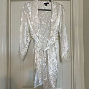 Jones New York Bridal Robe